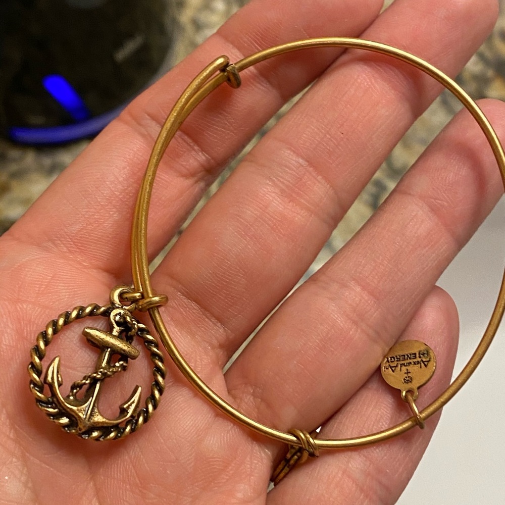✨Anchor Alex and Ani✨